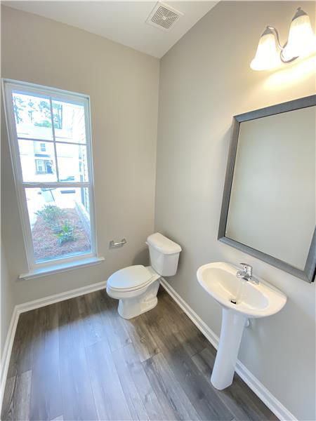 Building Photo - 68 Ainsdale Dr