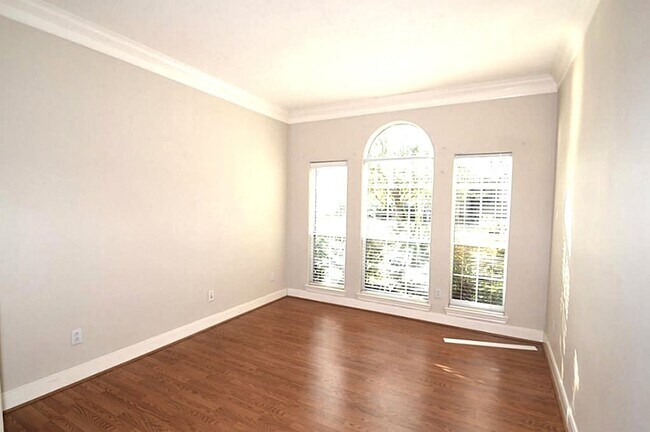 Foto del edificio - 5926 Solar Point Ln