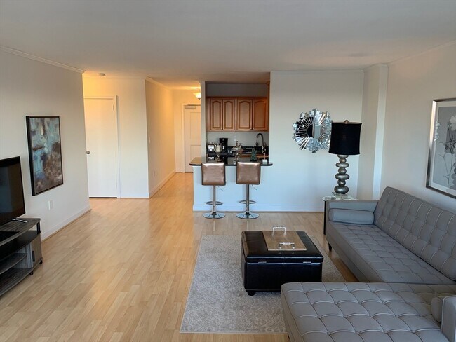 Foto del edificio - 6 Whittier Pl