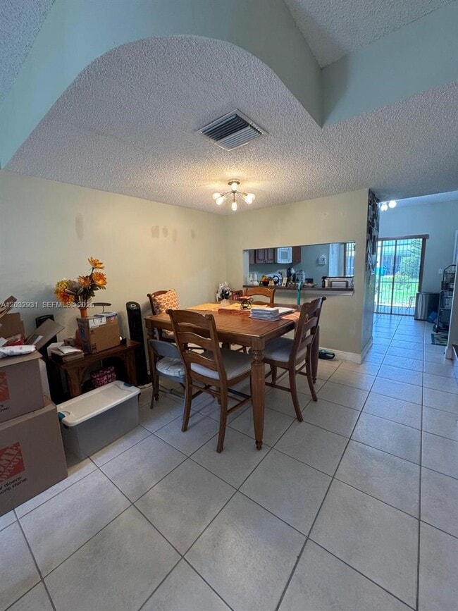 Building Photo - 16682 Hemingway Dr