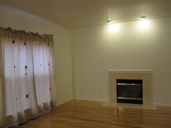 Foto del edificio - 4134 Willow Pond Dr