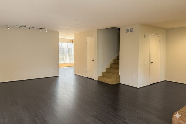 Building Photo - 9146 Wilcrest Dr