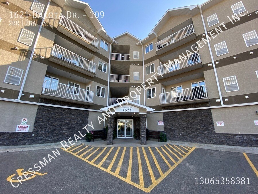 Photo principale - 2 bed 2 bath Condo located in east Regina, SK.