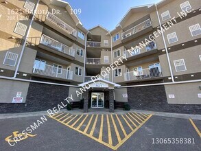 Building Photo - 1621 Dakota Dr