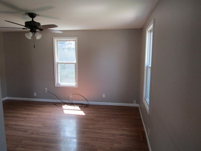 Building Photo - 844 Clarke Dr