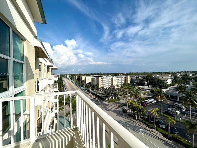 Foto del edificio - 100 NE 6th St