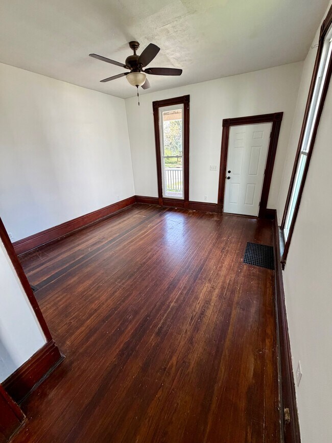 Foto del edificio - 924 SE 6th St