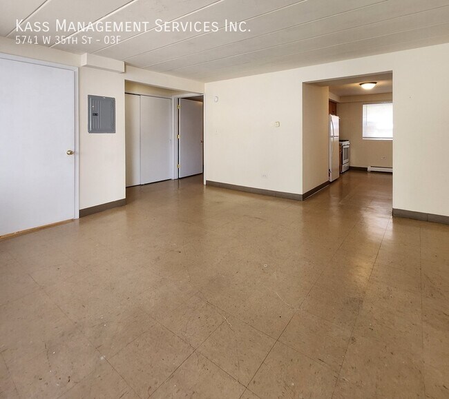Foto del edificio - 5741 W 35th St