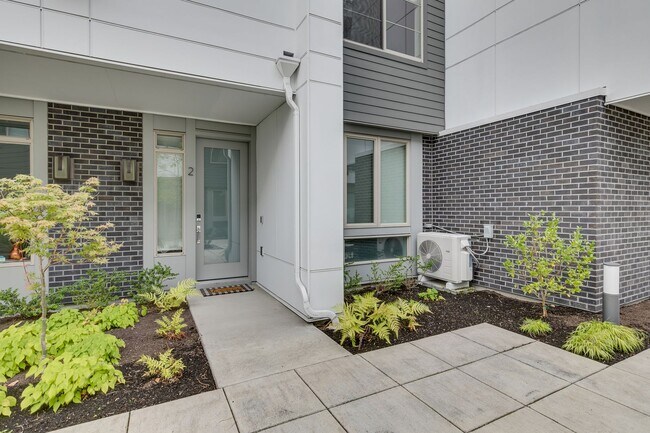 Building Photo - *Beautiful Modern 3 Bed Kirkland Townhome Available Now!*