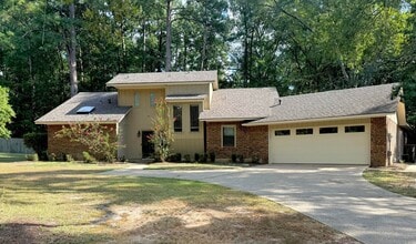Building Photo - 1002 Chase Ln