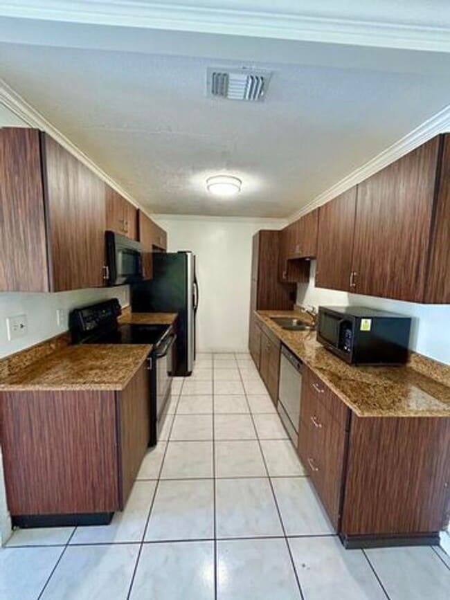 Photo - 141 Plumage Ln House