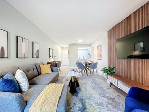 Building Photo - 1401 SE 15th St