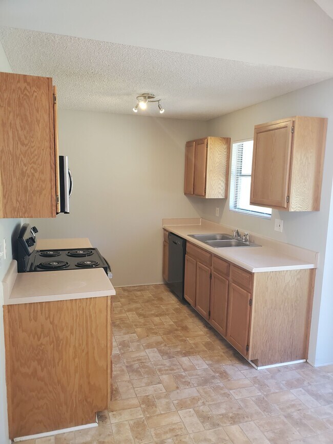 Foto del edificio - 3314 N Tracy Ave