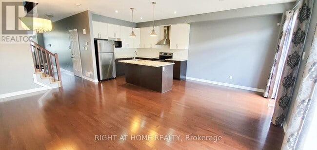 Photo du bâtiment - 617 Sunburst St