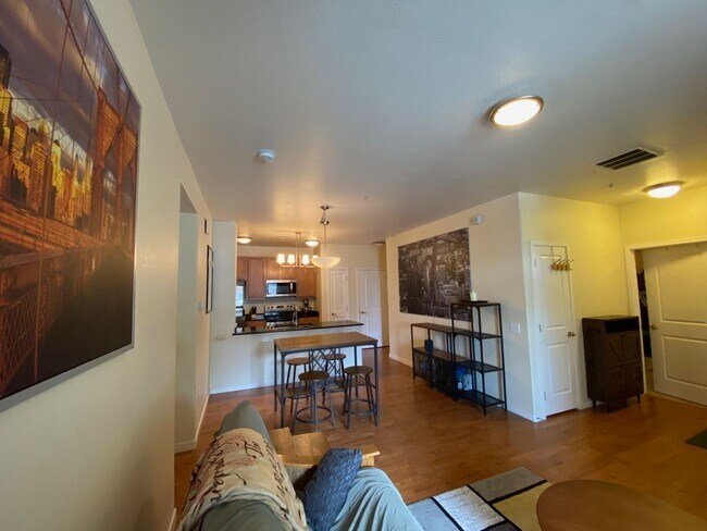 Building Photo - Park Hill 2 Bedroom 2 Bath Condo
