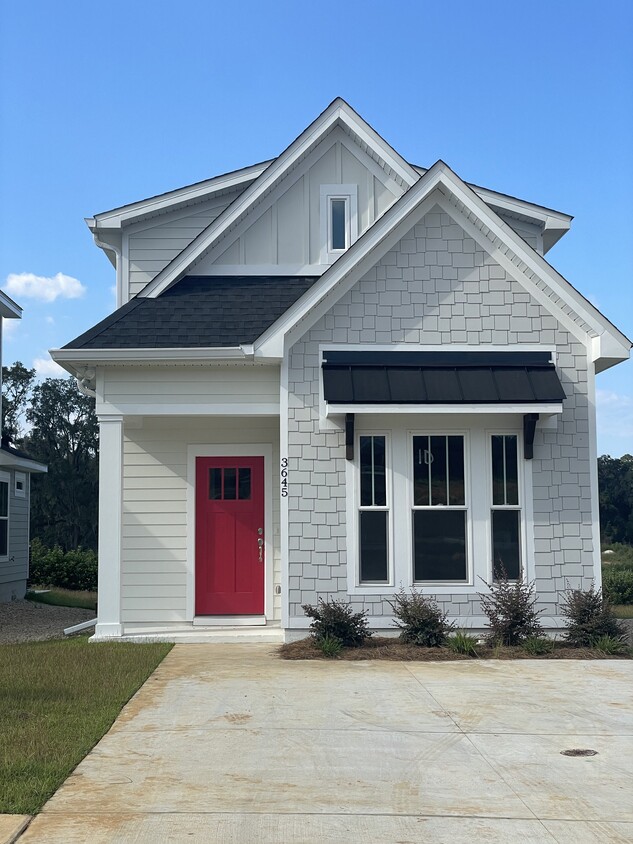 Primary Photo - 3645 Meadow Hill Rd