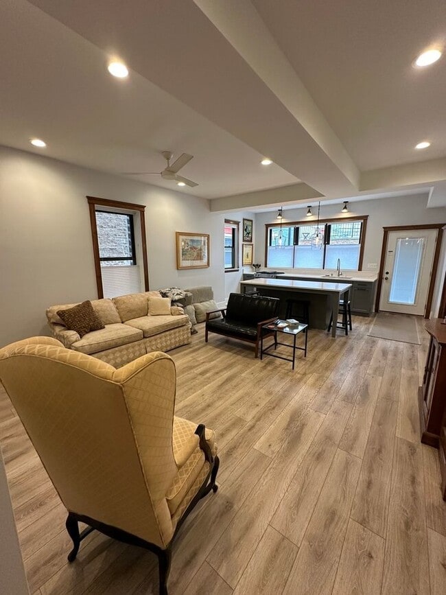 Foto del edificio - 1317 W Eddy St