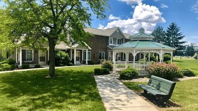 Building Photo - 1800 Oakwood Ave