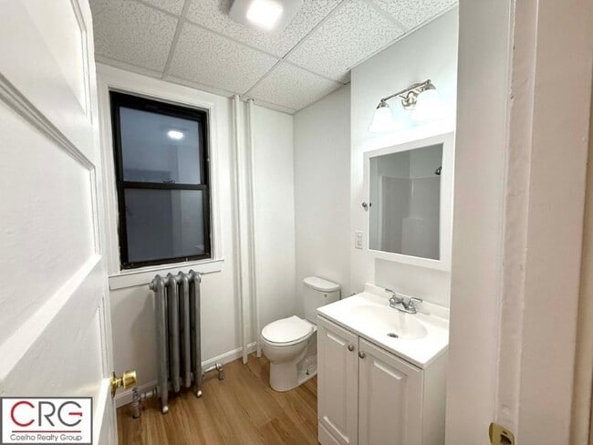 Building Photo - 19 University Rd