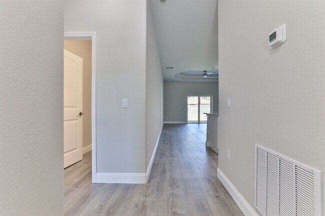 Building Photo - 10 Lloleeta Path