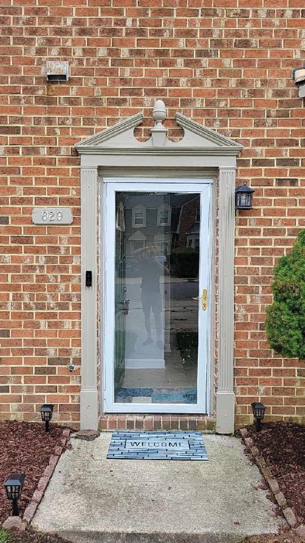 Building Photo - Spacious Townhome in Riverwalk, Chesapeake