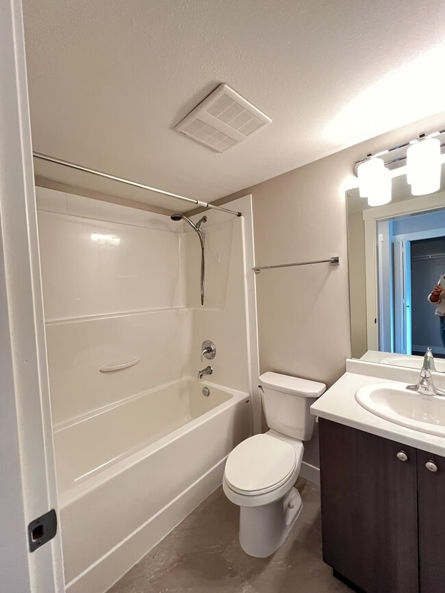 Building Photo - Alder Park