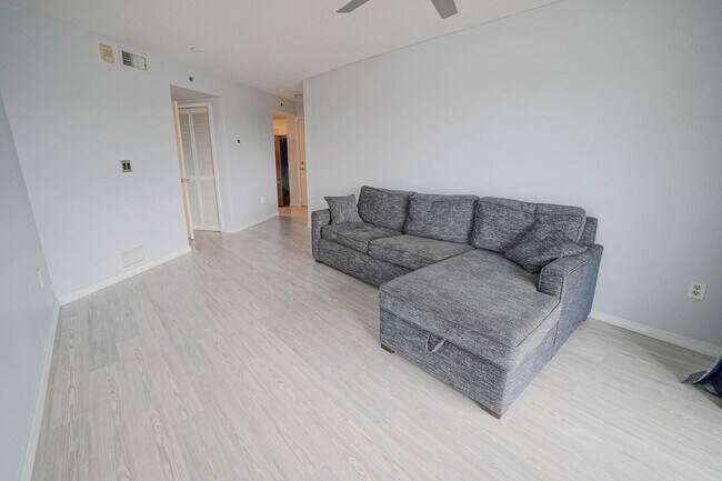 Foto del edificio - 2415 NW 16th St Rd