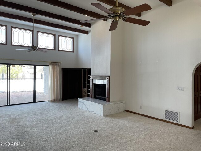 Building Photo - 1318 E Acoma Dr