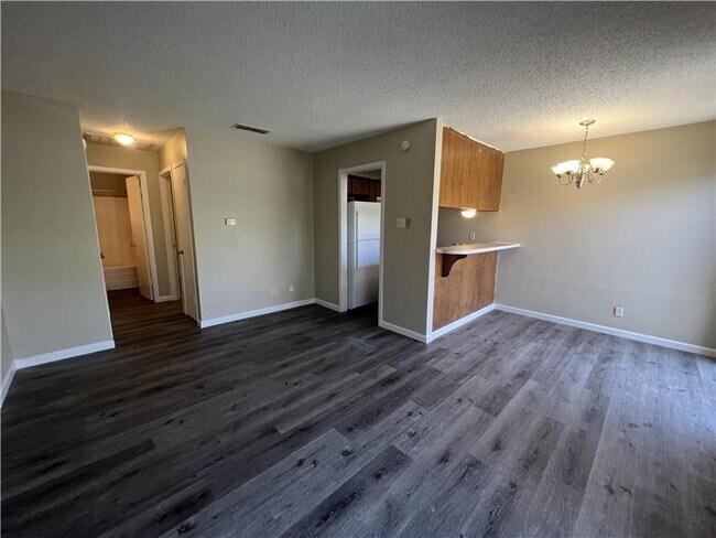Building Photo - 2314 Andover Dr