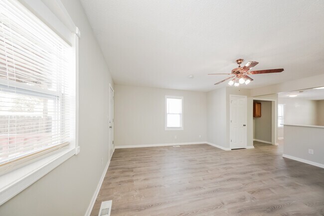 Building Photo - 2236 E Gimber St