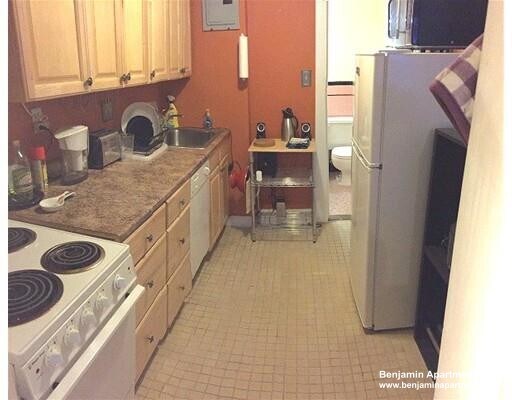 Building Photo - 470 Beacon St