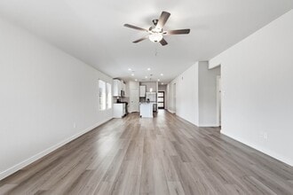 Building Photo - 18037 Martin Pines Dr