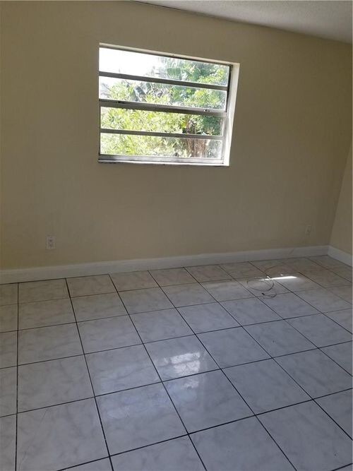 Foto del edificio - 6560 SW 20th St
