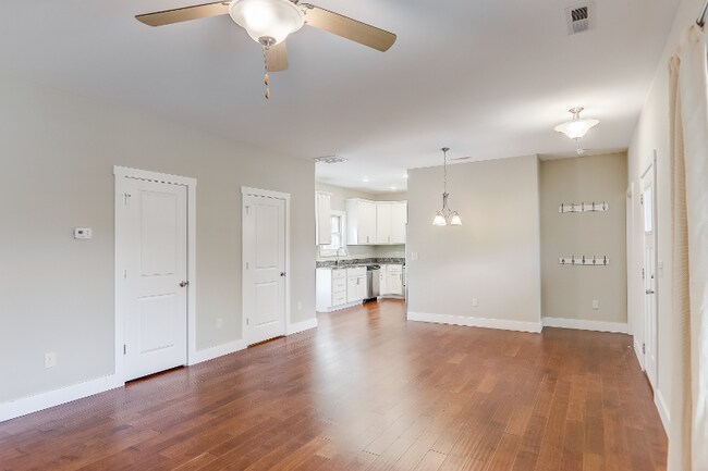 Foto del edificio - 29 Wheeler Rd