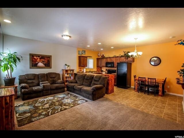 Foto del edificio - 664 S 410 E