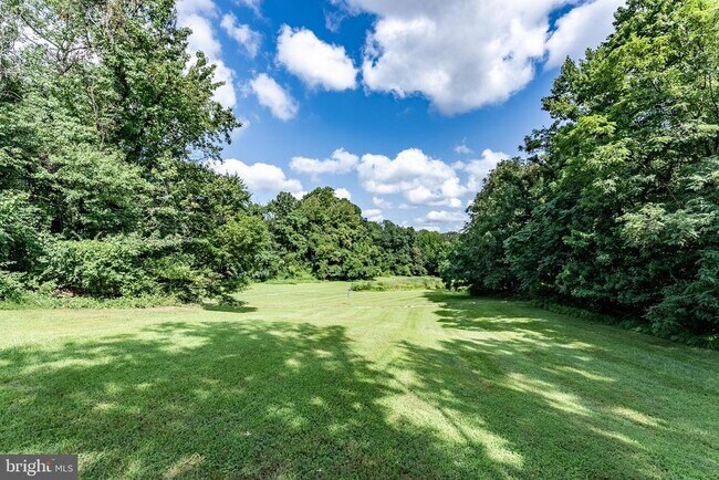 Foto del edificio - 5708 Gladden Ct