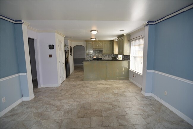 Building Photo - 7423 River Pines Dr