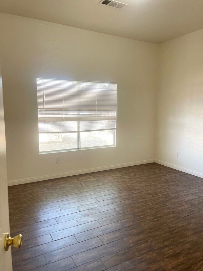 Foto del edificio - SW home for rent