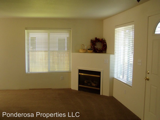 Building Photo - 3 br, 2.5 bath House - 257 E BLACK BUTTE AVE