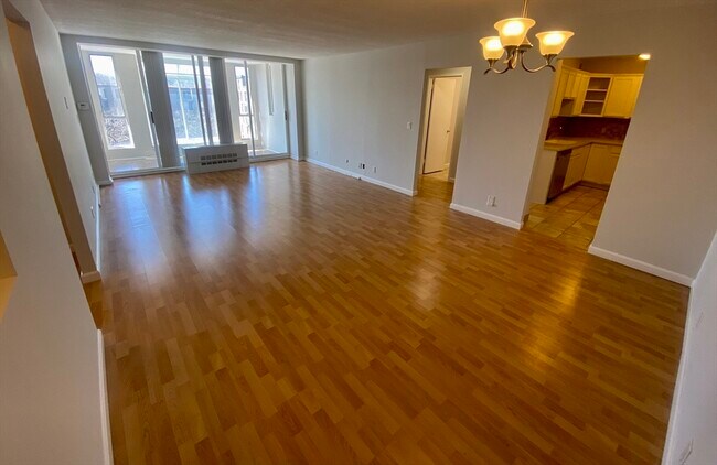 Foto del edificio - 77 Pond Ave