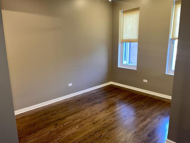 Building Photo - 2 bedroom in Chicago IL 60628