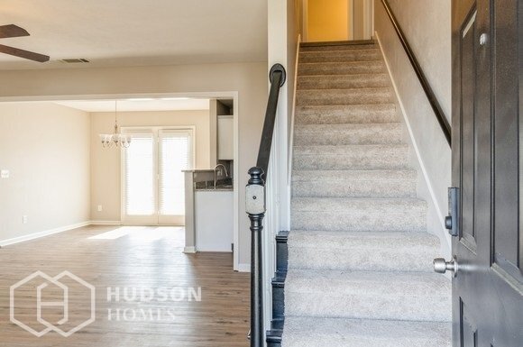 Foto del edificio - SELF TOUR NOW! - 681 Holland Ridge Dr, La ...