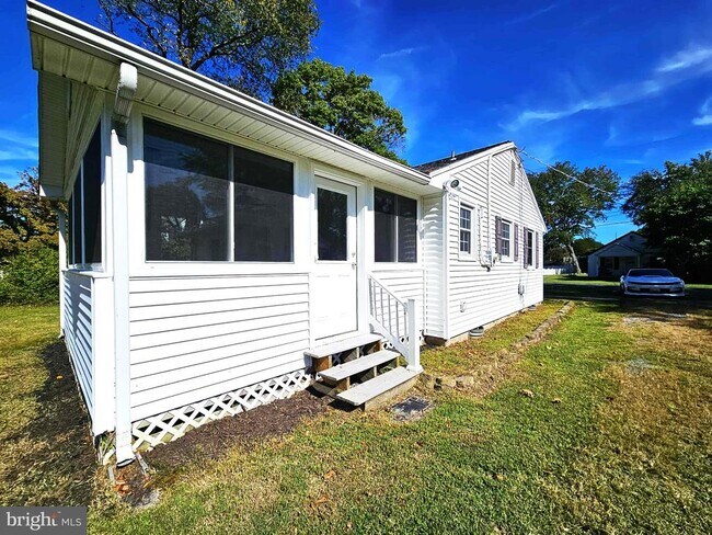Building Photo - 308 Carey Ave
