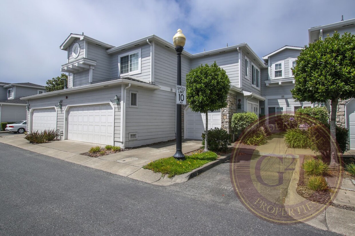 Primary Photo - Pacifica - 2 BR, 2.5 BA Townhome 1,675 Sq....