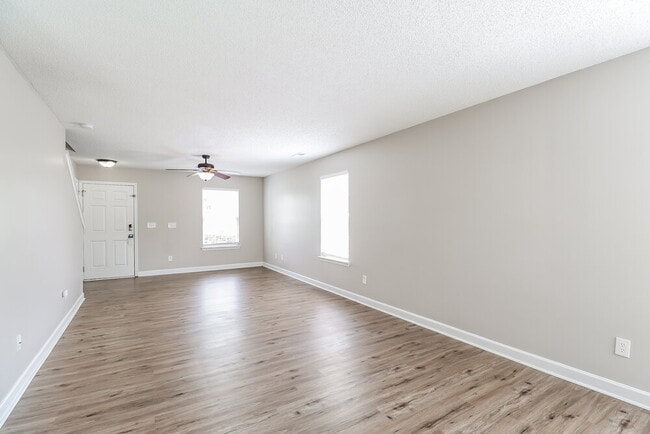 Building Photo - 14017 Sobeck Ln