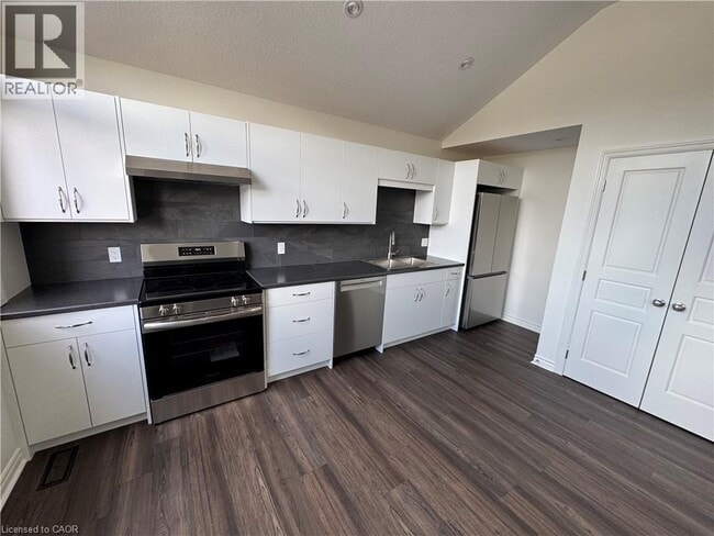 Building Photo - 15 Helena Feasby St