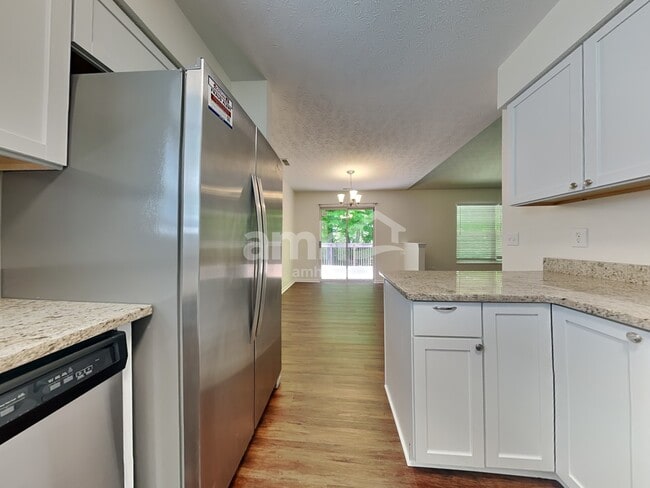 Building Photo - 3907 Little Creek Dr