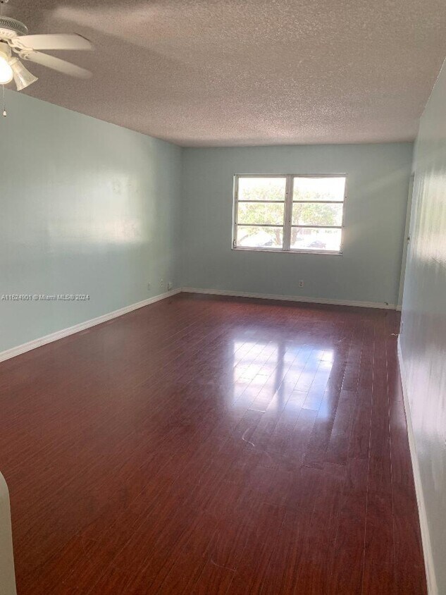 Building Photo - 6505 Winfield Blvd