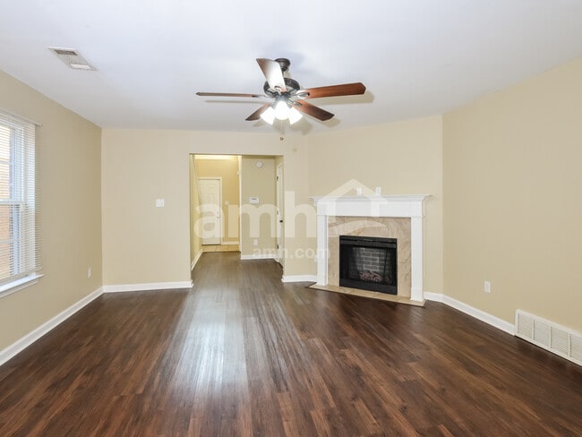 Foto del edificio - 10249 Sterling Ridge Dr