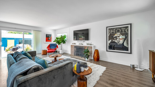 Foto del edificio - 404 Sunridge St